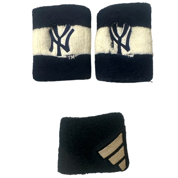 Vintage Embroidered Yankee Wristbands Sweatband 8s 90s Sporty - Picture 1 of 3